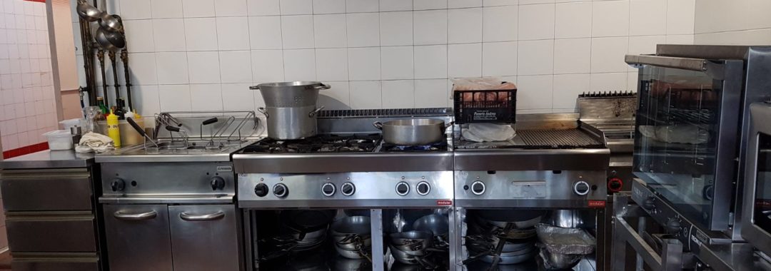 cucina industriale pulita